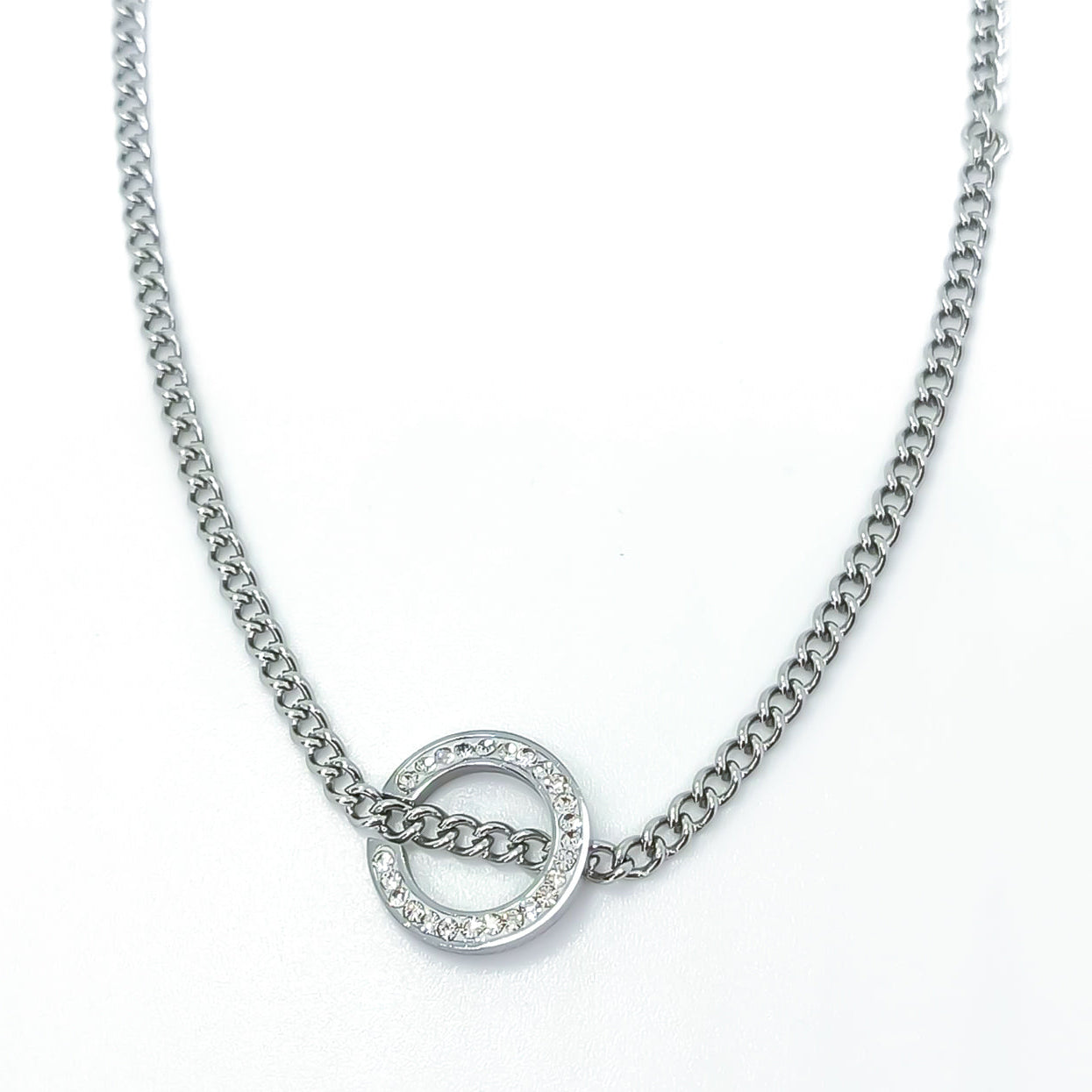 "The Studded Circle" necklace – elegant silver with crystal sparkle (stainless steel)