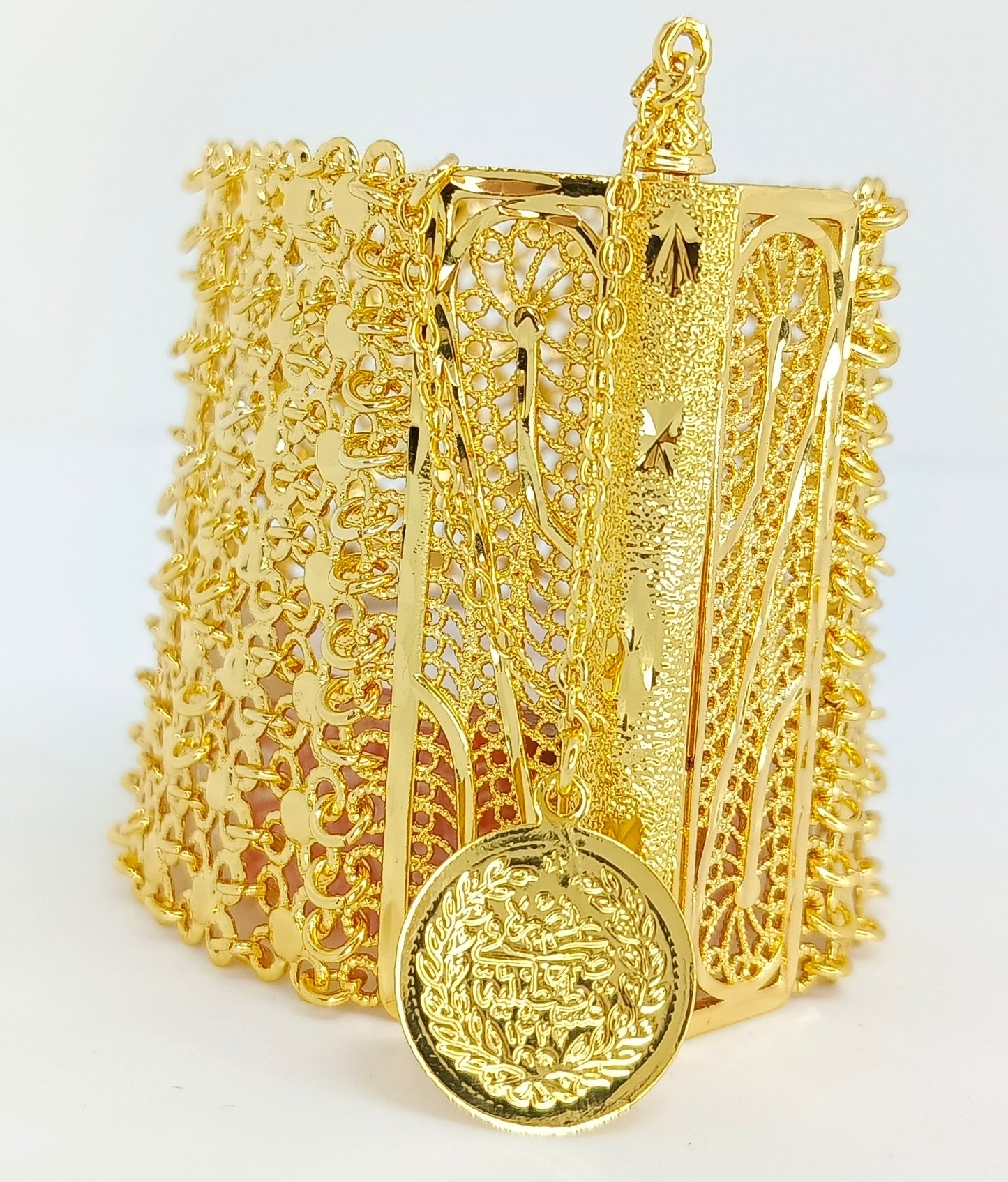 Wide Italian bracelet with a luxurious mesh design and Filigeri motifs | Fine Jewelry