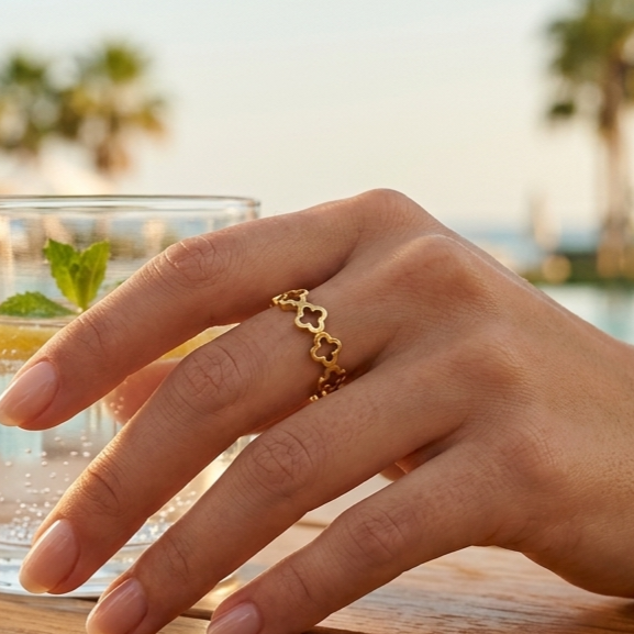 Hollow ring with a clover flower design