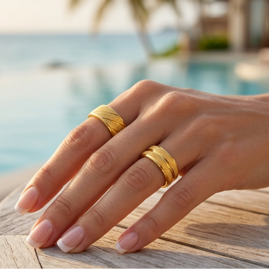Double couple set (two rings) made of stainless steel in gold color with a matte sand pattern