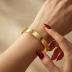 Stainless steel bracelet with crystal-studded stars