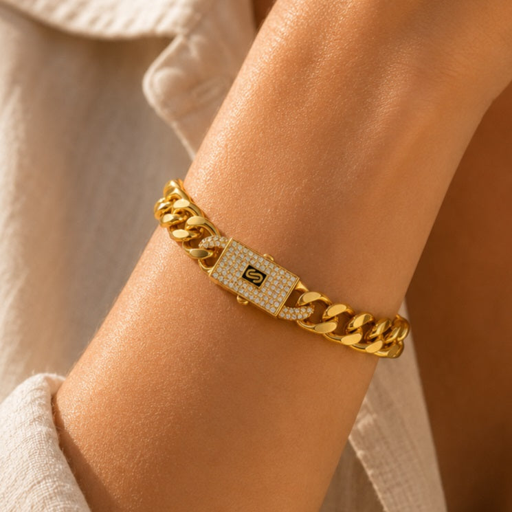 Italian gold-plated bracelet with a treasure chain design and crystal-studded lock