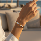 سوار Prestige الأبيض من الفولاذ المقاوم للصدأ – تصميم عصري يجمع بين الذهب والمينا الأبيض