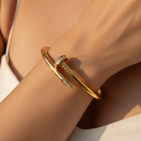 The "Nile" bracelet is made of stainless steel studded with zircon.
