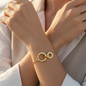 Luxury "interlocking links" bracelet in stainless steel - a bold, modern design