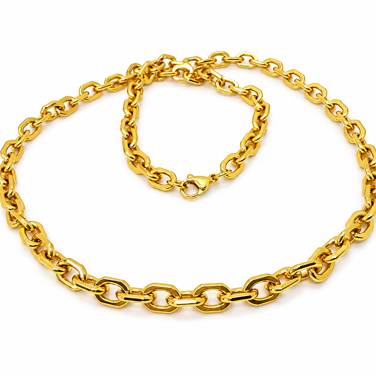 Wide chain necklace with a shiny gold finish - a bold, modern design