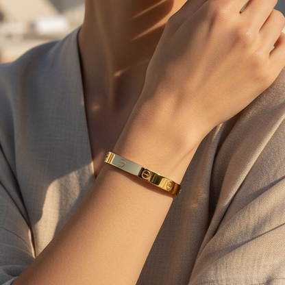 The classic "Love Prestige" bracelet – gold-plated stainless steel with an iconic design