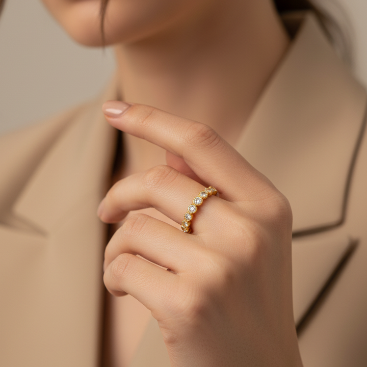 Glimping Dots Gold Ring – Stainless steel ring set with a row of round zircon stones